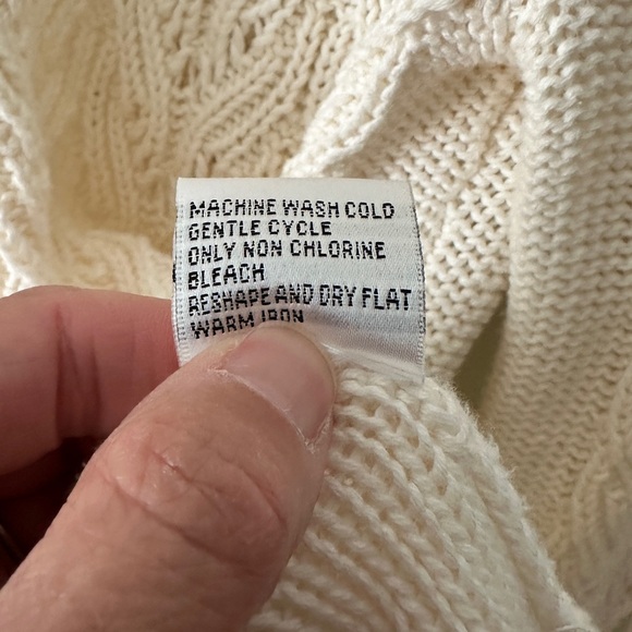 Talbots brand 3 button v-neck cardigan, women’s medium - Picture 4 of 5